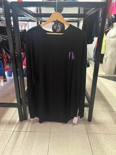 REMERA MANGA LARGA FUARK (FK-NEGRA Y VIOLETA) en internet