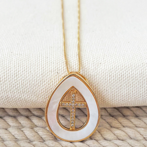 Colar longo Cruz madrepérola