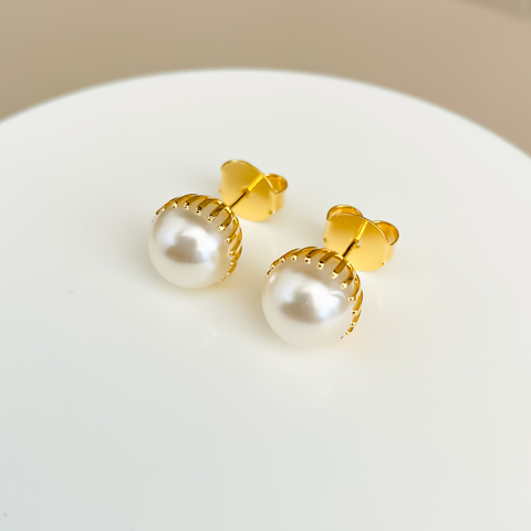 Brinco Pérola Com base de garras