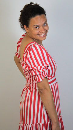 Vestido Longo Listrado Três Marias com Elástico na Manga