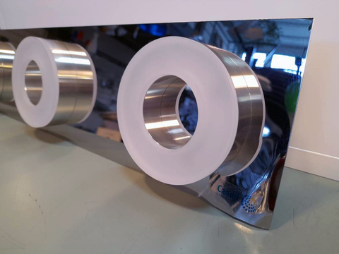 Aplique SUBLIME 3 Luces LED 3x5W 220V 3000K - Con detalles en la base-