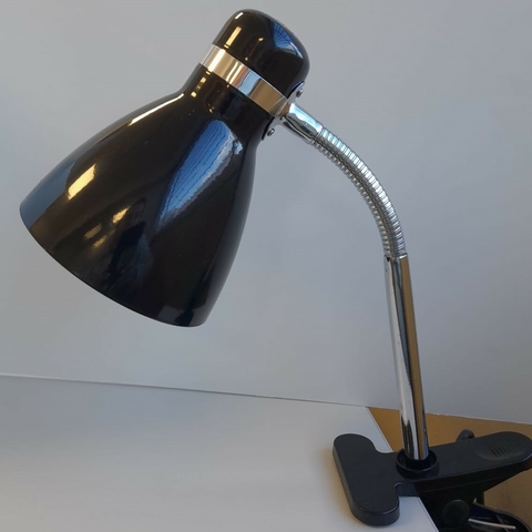 LAMPARA DE ESCRITORIO CON PINZA PIPO "CON DETALLES"