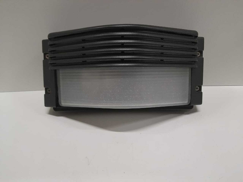 TORTUGA DE EXTERIOR *BLANCA* 554 RECTANGULAR CON VISERA DE FUNDICION DE ALUMINIO 1XE27