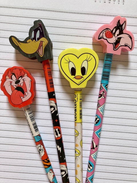 Lápis Looney Tunes com borracha