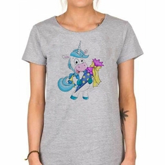 Remera Unicornio Hombre Con Un Ramo