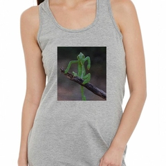 Musculosa Deportiva Camaleon Lagarto Reptil Verde Pose Brazo