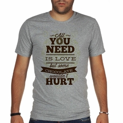 Remera All You Need Is Love And Chocolate en internet