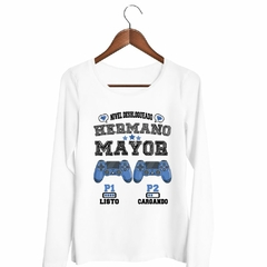 Remera Manga Larga Nivel Desbloqueado Hermano Mayor en internet