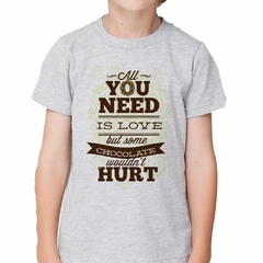 Remera All You Need Is Love And Chocolate - TiendaCubik