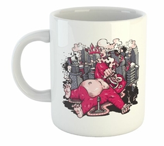 Taza Gorilla Acostado Sobre La Ciudad Destr