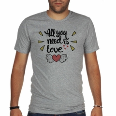 Remera All You Need Is Love Corazon Amor - tienda online