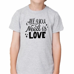 Remera All You Need Is Love Estrellas en internet