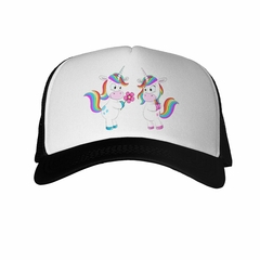 Gorra Unicornio Pareja Regalando Una Flor - comprar online