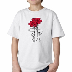 Remera Enamorados Volando Globos Corazones - TiendaCubik