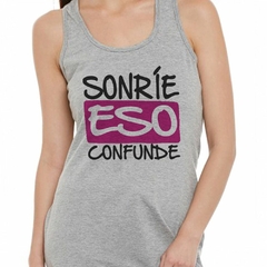 Musculosa Deportiva Sonrie Eso Confunde Smile - comprar online