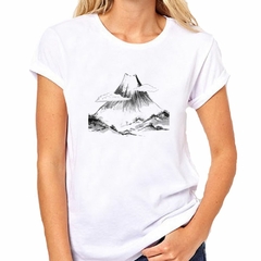 Remera Dibujo Japones Montaña Nubes Naturaleza - TiendaCubik