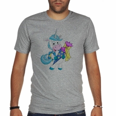 Remera Unicornio Hombre Con Un Ramo - TiendaCubik