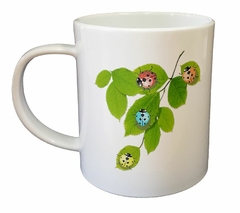 Taza Hojas Verdes Mariquitas De Colores - comprar online