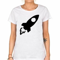 Remera Cohete Espacial Despegando en internet