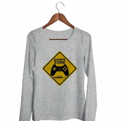 Remera Manga Larga Señalizacion Zona Game Play Control - TiendaCubik