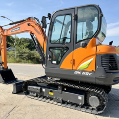 Imagen de MINI EXCAVADORA DEVELON DX60