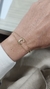 Pulseira Letra com Pedra e Ouro 18k na internet