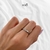 Anillo liso grueso con 1 piedra plateado