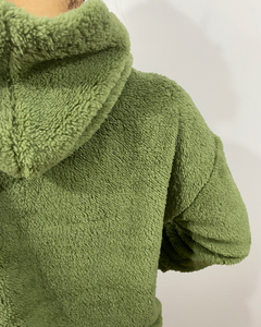 BUZO CANGURO PELUCHE VERDE MILITAR - NEUTRAL