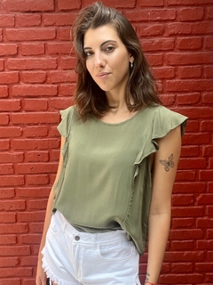 BLUSA SOFI VERDE CON VOLADOS - Terra Indumentaria SL