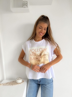 REMERA AMPLIA MANGA REBATIBLE FOLLOW ME BACK