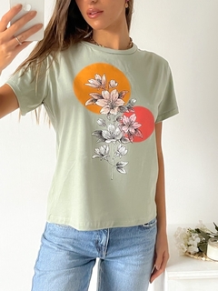 REMERA ROSES