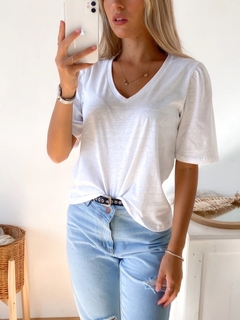 REMERA CARO