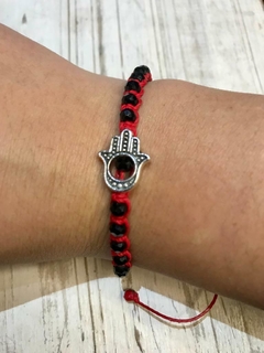 Pulsera hilo mano de fatima negra
