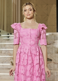 3933 VESTIDO MIDI LAISE COM GUIPIR ROSA - comprar online