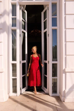 3111 Vestido Longo em Renda Vermelha – Elegância e Sofisticação - loja online