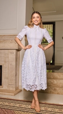 4024 Vestido em Guipir com Tricoline