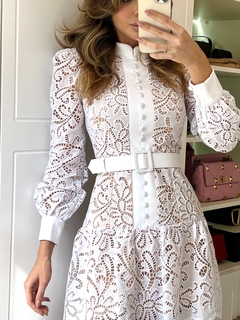 2013 Vestido de Renda Branca Whisper na internet