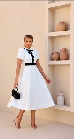 2072 Vestido Midi de Crepe Off-White Com Recortes Chance Branco na internet