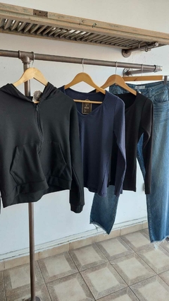 Campera darlon negra corta - comprar online