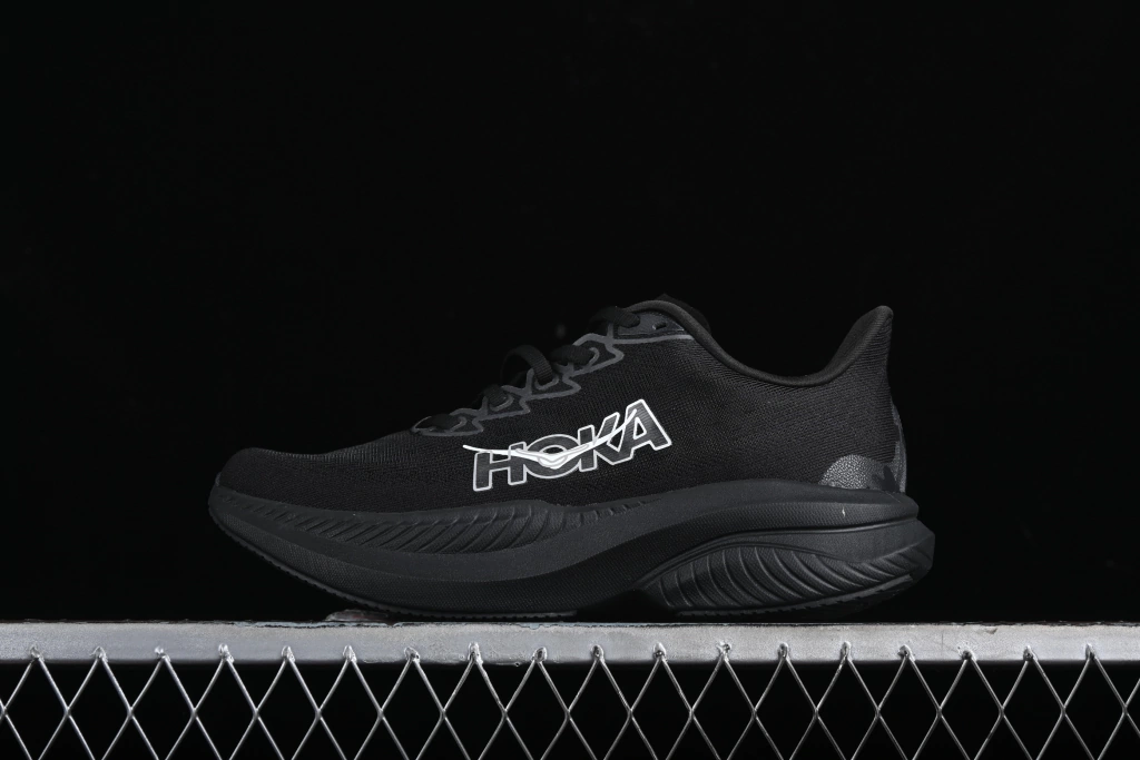 Hoka One One Mach 6