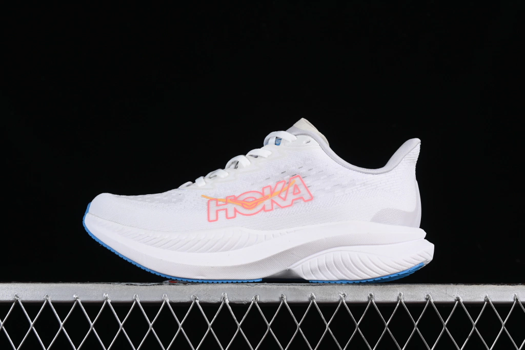 Hoka One One Mach 6