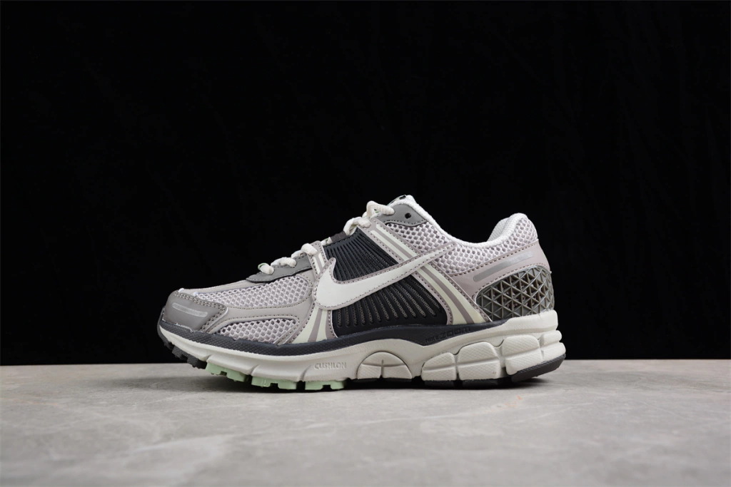 Nike Zoom Vomero 5