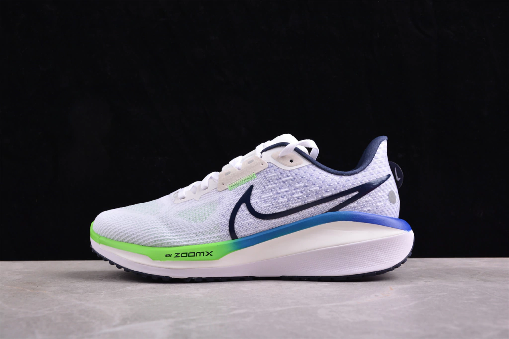 Nike Vomero 17