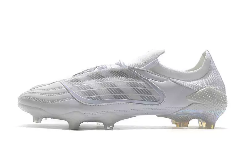 Chuteira Predator Archive Limited Edition - Campo