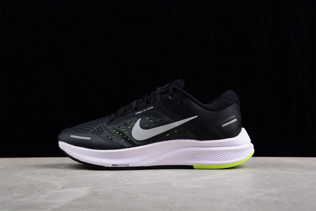 Nike Structure 23