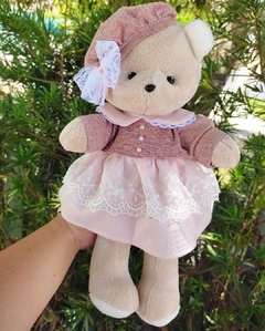 Ursinha de Pelúcia Emily com laço