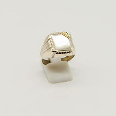 ANILLO SELLO DE HOMBRE HUECO PLATA CON APLIQUE DE ORO D15