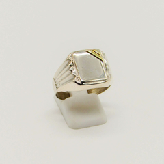 ANILLO SELLO DE HOMBRE HUECO PLATA CON APLIQUE DE ORO D16