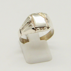 ANILLO SELLO DE HOMBRE HUECO PLATA CON APLIQUE DE ORO D38