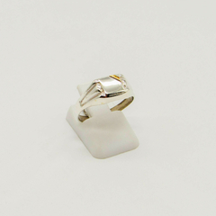 ANILLO SELLO DE HOMBRE HUECO PLATA CON APLIQUE DE ORO D42